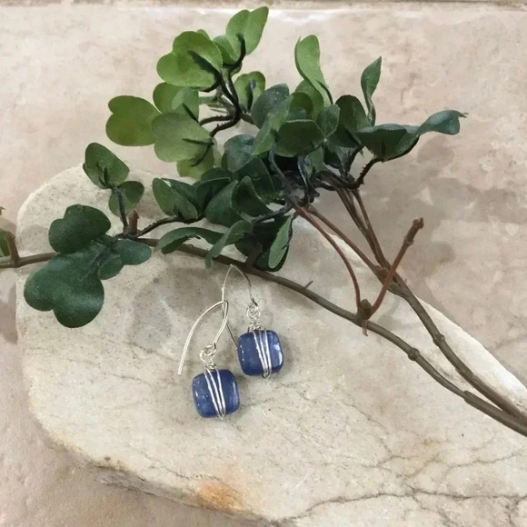 Kyanite Earrings,Square Shape Earrings, Blue Earrings, Unisex Earrings - Picture 3 of 3